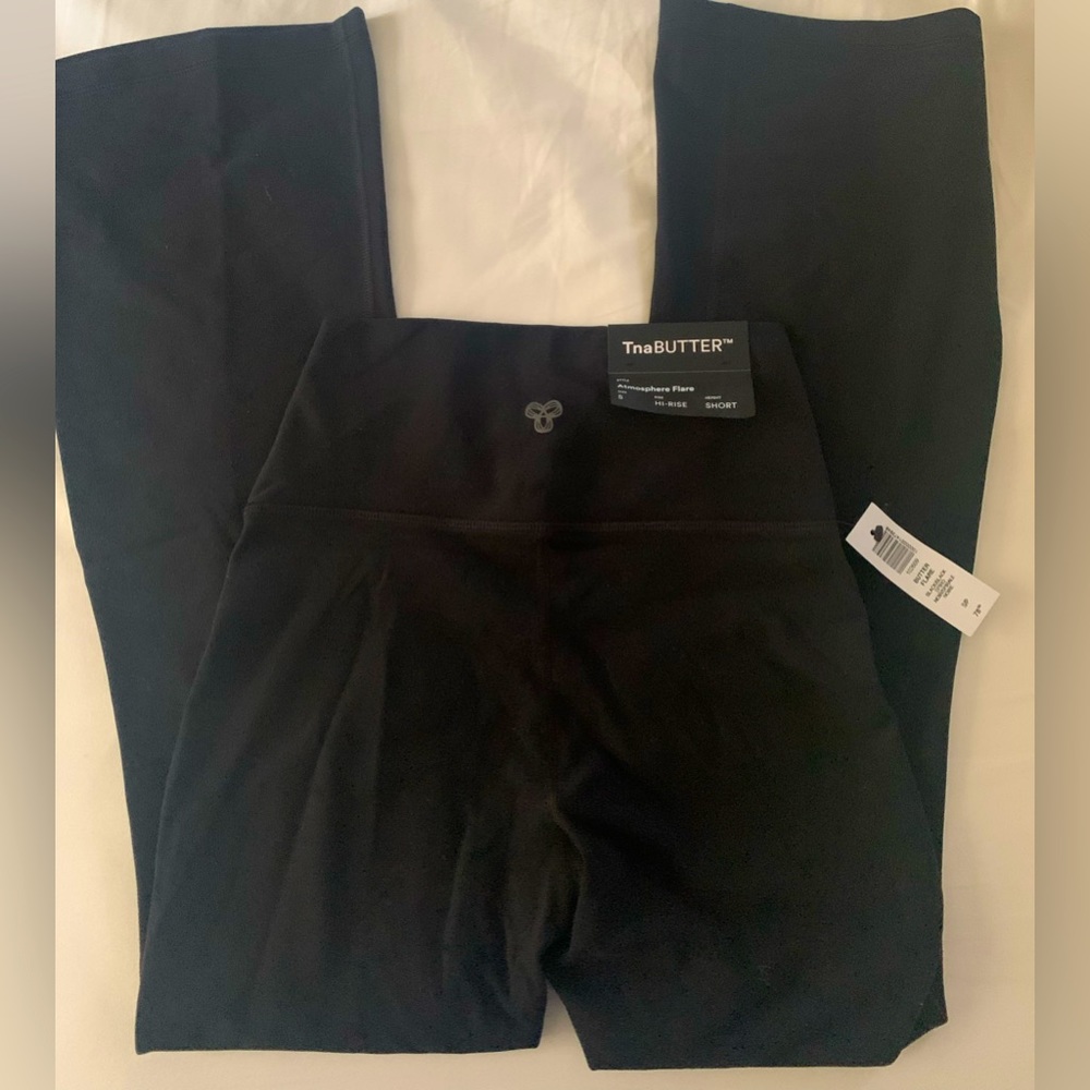 Aritzia Womens TNA butter atmosphere flare pants NEW WITH TAGS